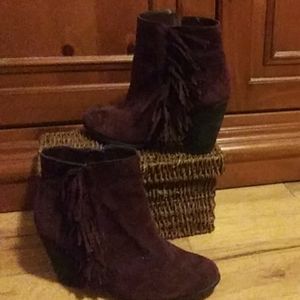 Wine color, fringe ankle boots
